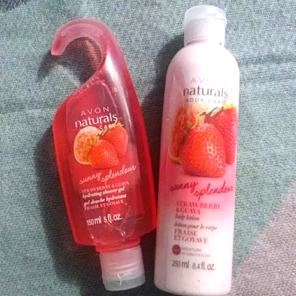Avon Naturals Strawberry & Guava Shower Gel & Body Lotion